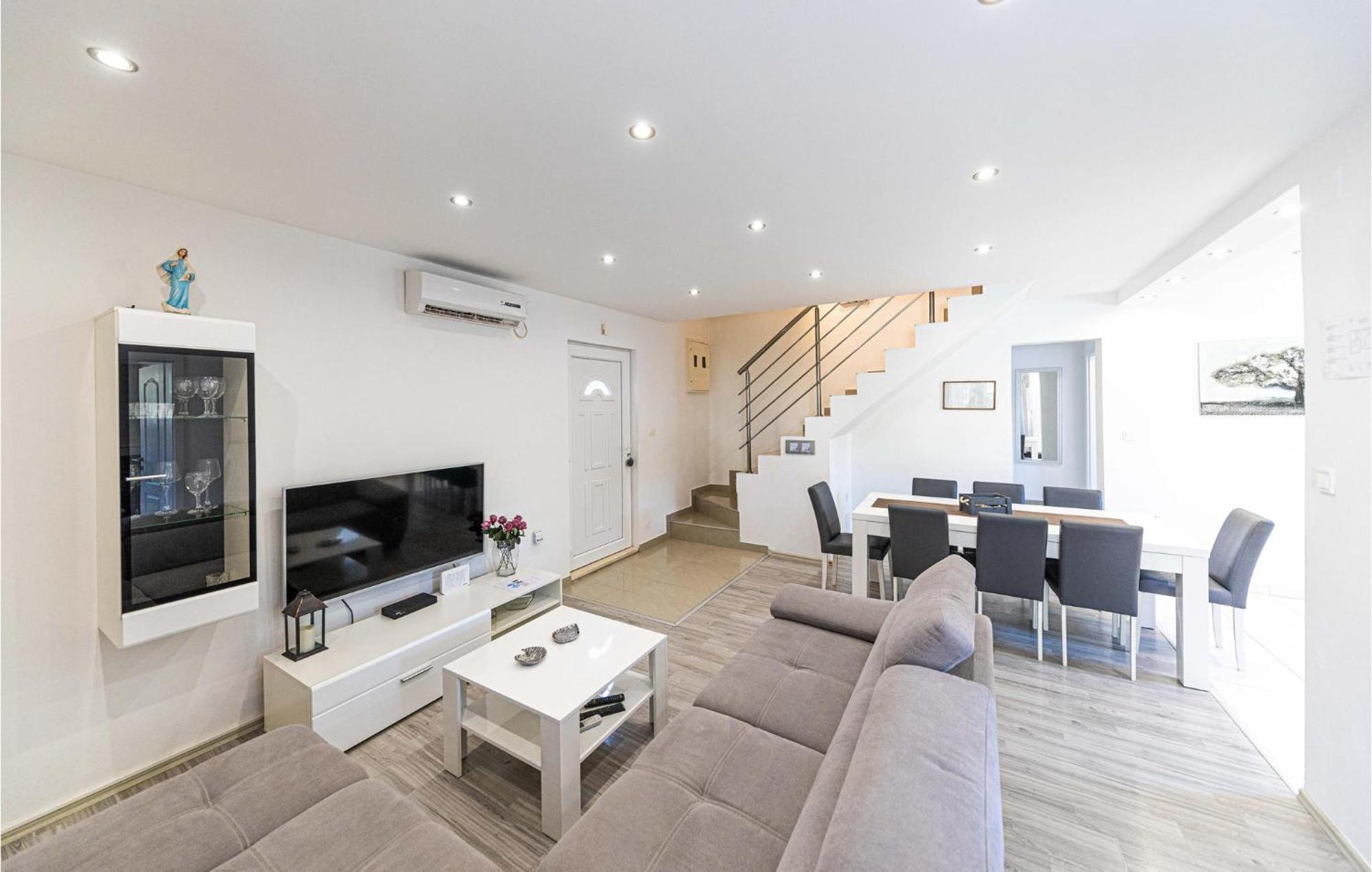 Stunning Home In Marina With Heated Swimming Pool المظهر الخارجي الصورة