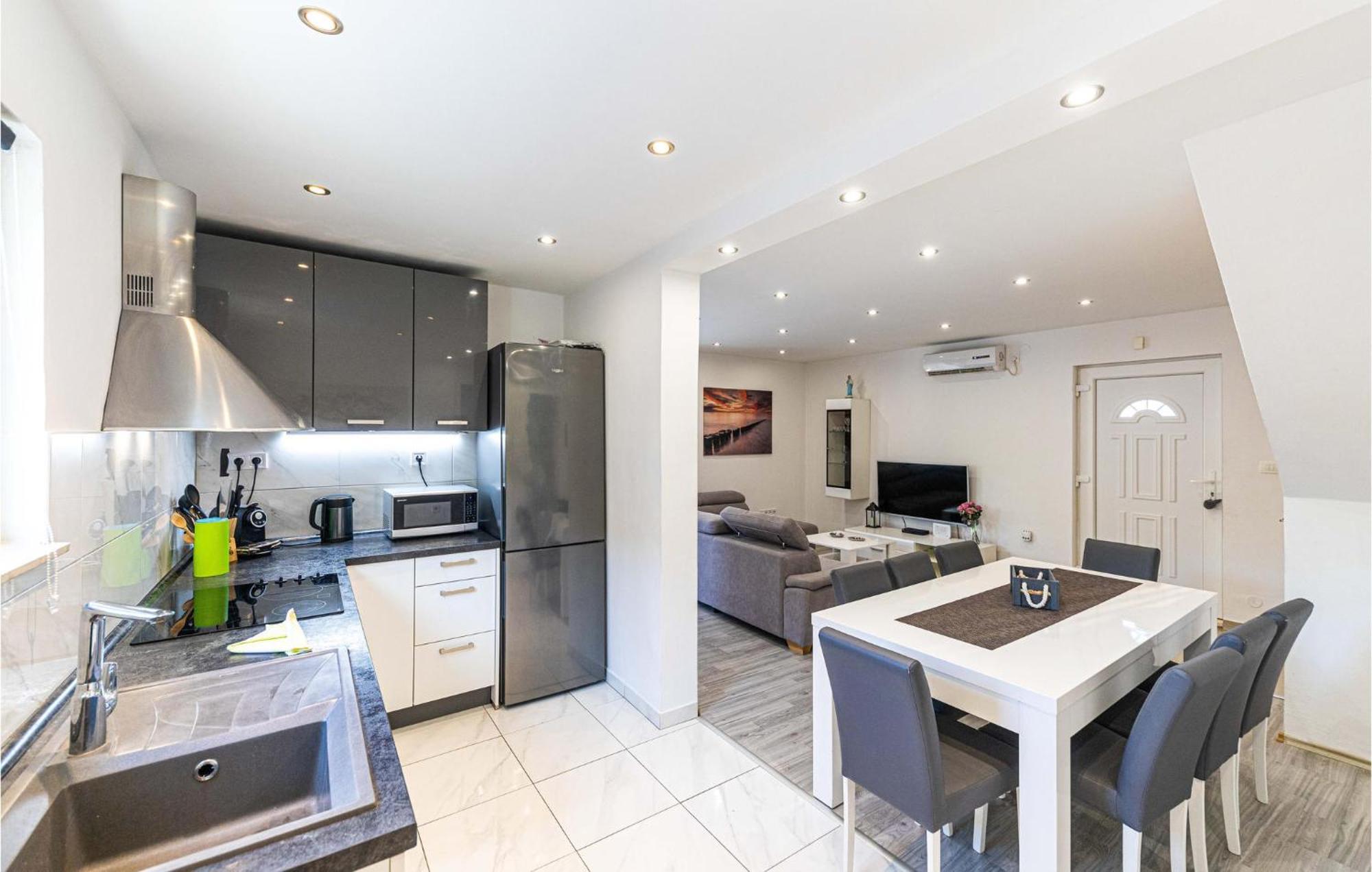 Stunning Home In Marina With Heated Swimming Pool المظهر الخارجي الصورة